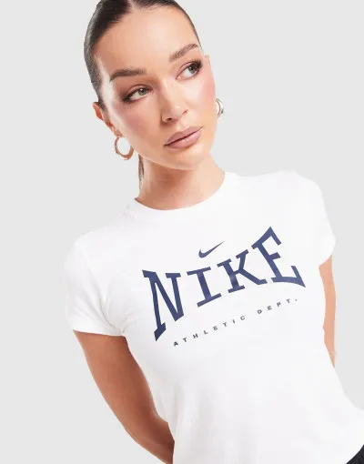 Nike Tričko Sportswear