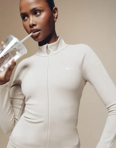 Nike Bunda Fitted